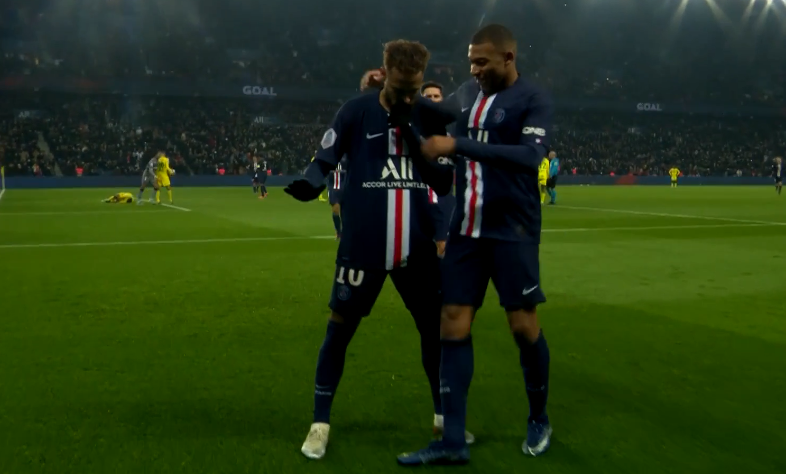  巴黎圣日耳曼门将神扑救主零封对手  